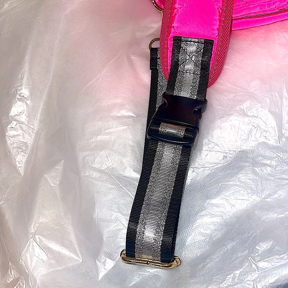 🆕🌿🩷LEMONBELLA: Pickle Ball Quilted Hot Pink Bag w/Stripe - Picture 9 of 13